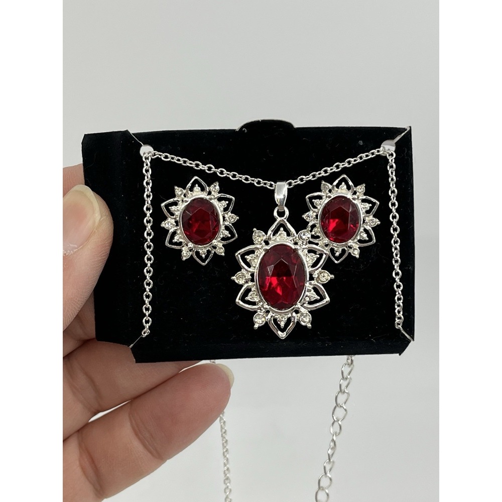 Scarlett Red Rhinestones Silver Tone 18" Necklace and .5" Earrings Set Starburst
